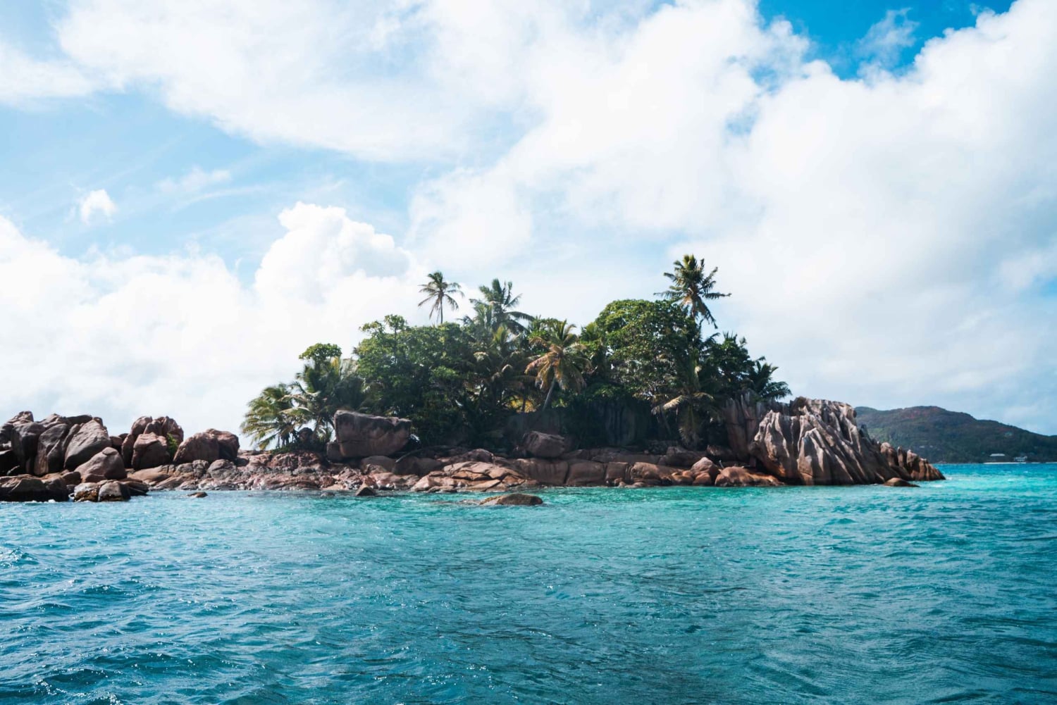 プライベートチャーター：キュリオース島、セントピエール島、シスター島、ココ島、フェリシティ島。