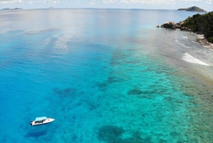 プライベートチャーター：キュリオース島、セントピエール島、シスター島、ココ島、フェリシティ島。