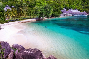 Seychelles: Praslin Island and La Digue Island Day Tour