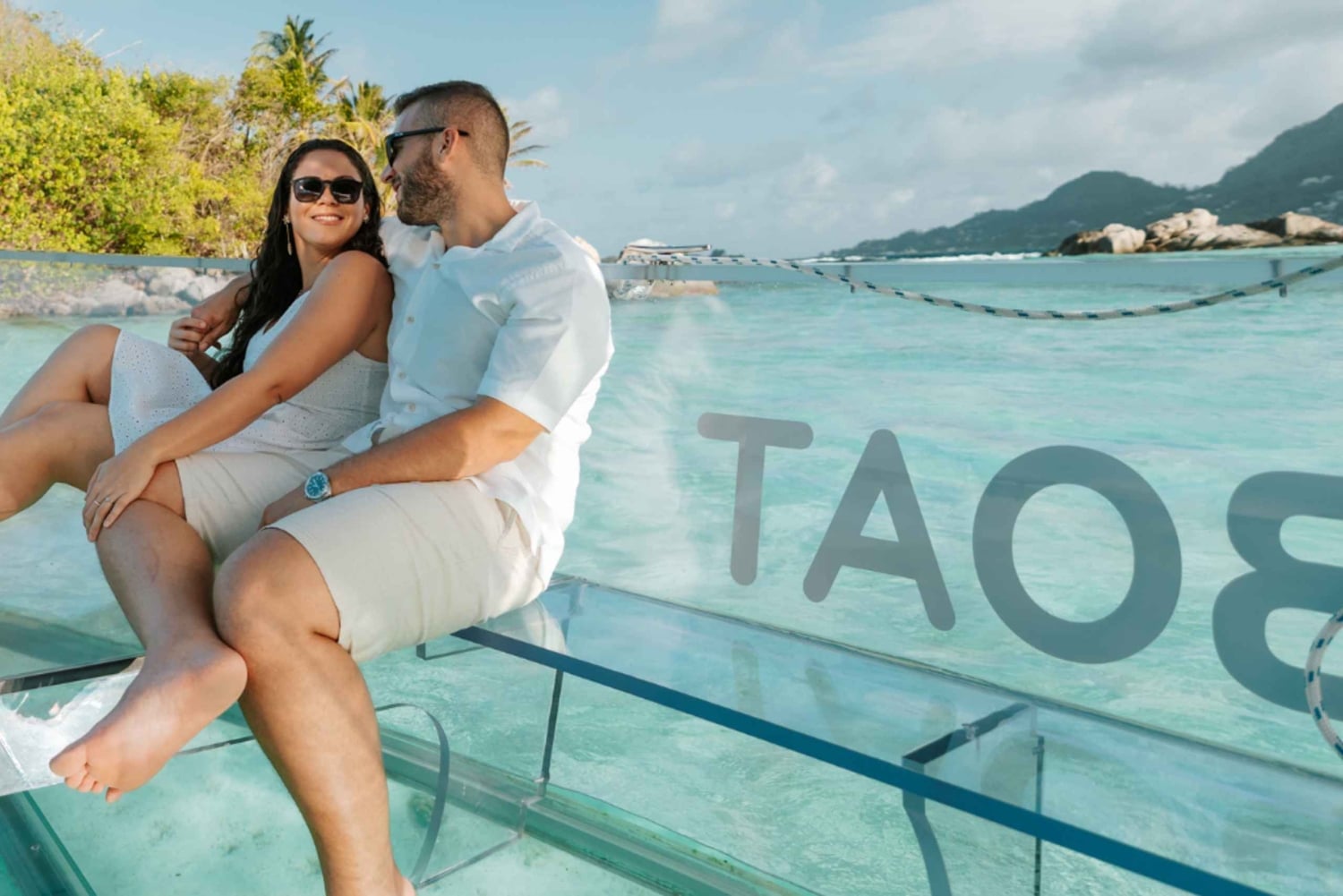 Seychellen: Private Tour im durchsichtigen Boot bei Sonnenuntergang