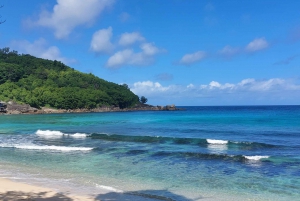 Besøk Mahe Seychellene på din måte. Victoria nasjonalpark strand