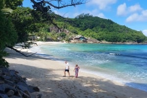 Besøk Mahe Seychellene på din måte. Victoria nasjonalpark strand
