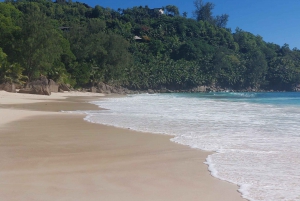 Besøk Mahe Seychellene på din måte. Victoria nasjonalpark strand