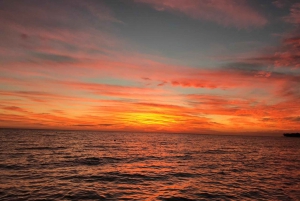 Victoria: Cruzeiro ao pôr do sol nas Seychelles em barco com fundo de vidro