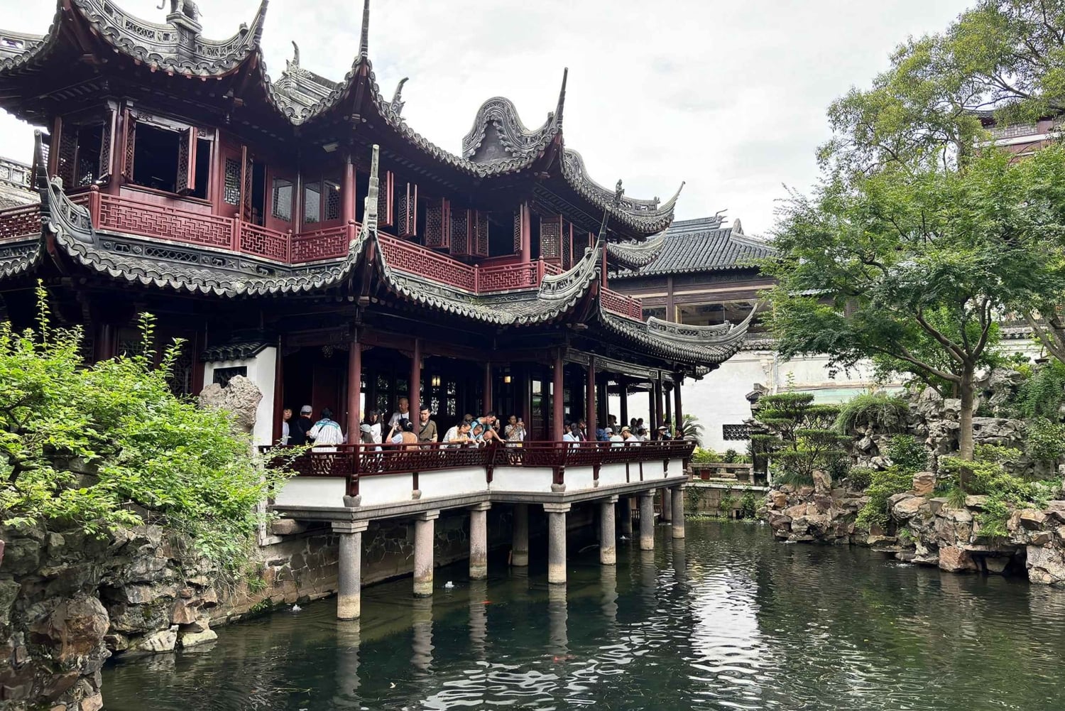 Billet combiné d'une journée pour le jardin Yuyuan, la tour de Shanghai et le spectacle d'acrobatie