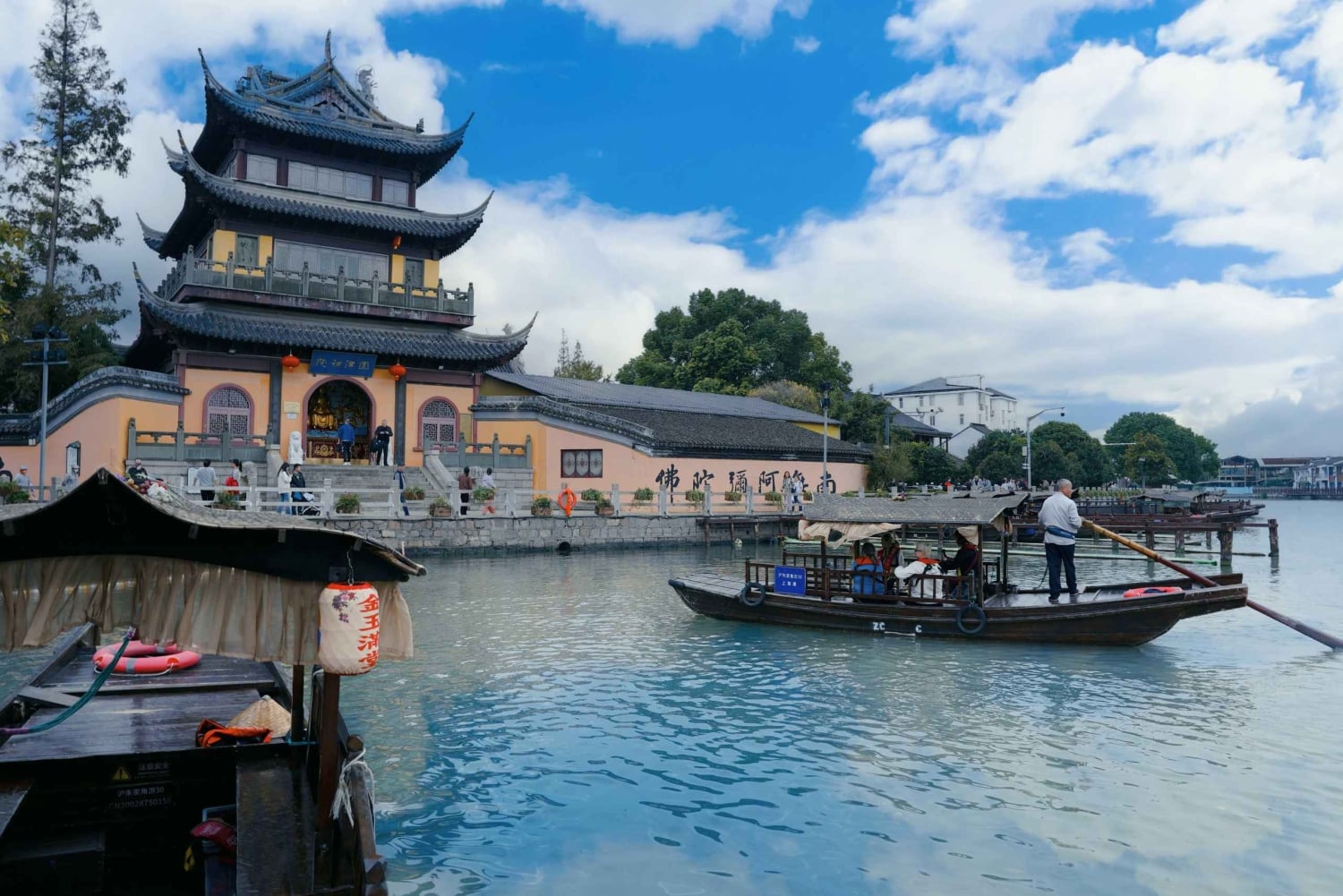 Un tour in barca panoramico e una passeggiata nel giardino classico di Zhujiajiao