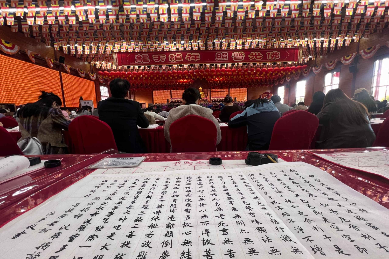 Buddhistische Tour durch den Longhua-Tempel und vegetarische Nudeln probieren