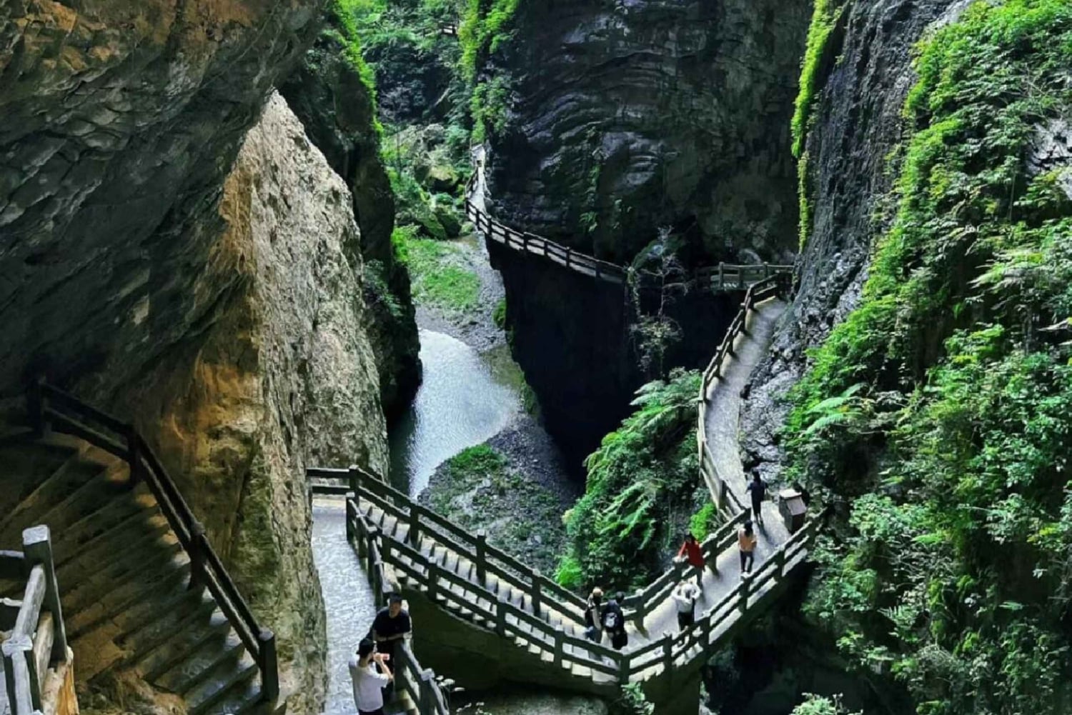 Chongqing: 5-Day Private Tour with Hotel & Transfers
