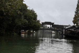 From Hangzhou: 5-Day Tour to Shanghai with Cruise & Lunches