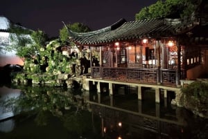 Da Shanghai: tour notturno dell'antica città di Luzhi e di Suzhou