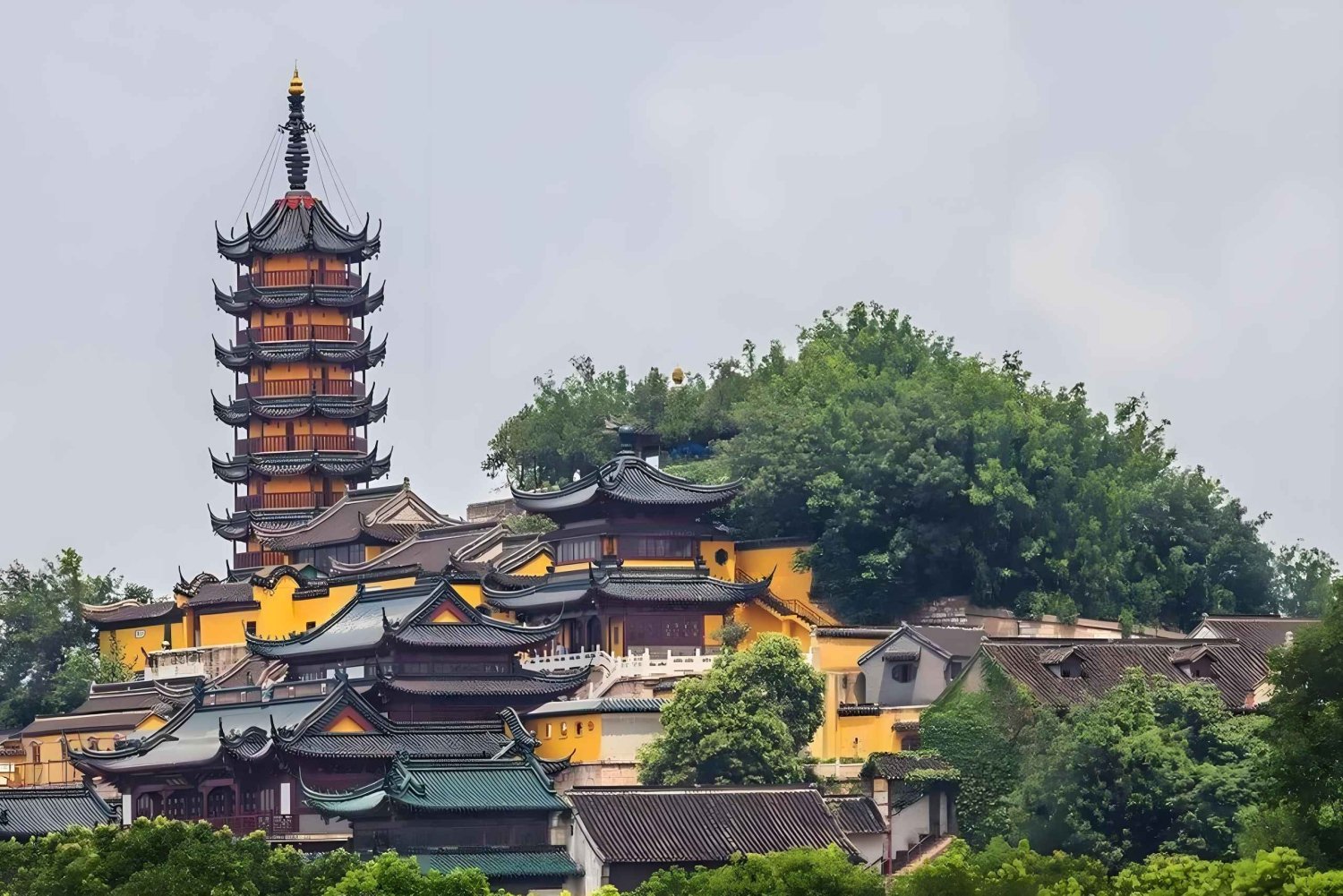 Von Shanghai aus: Tagestour nach Suzhou mit Garten und Tempel