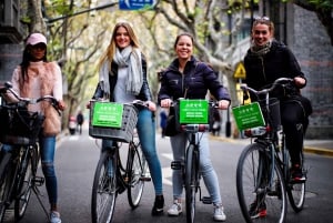 Halvdagsutflykt med cykel i liten grupp i Gamla Shanghai (dag och natt)