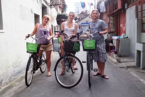 Halvdagsutflykt med cykel i liten grupp i Gamla Shanghai (dag och natt)