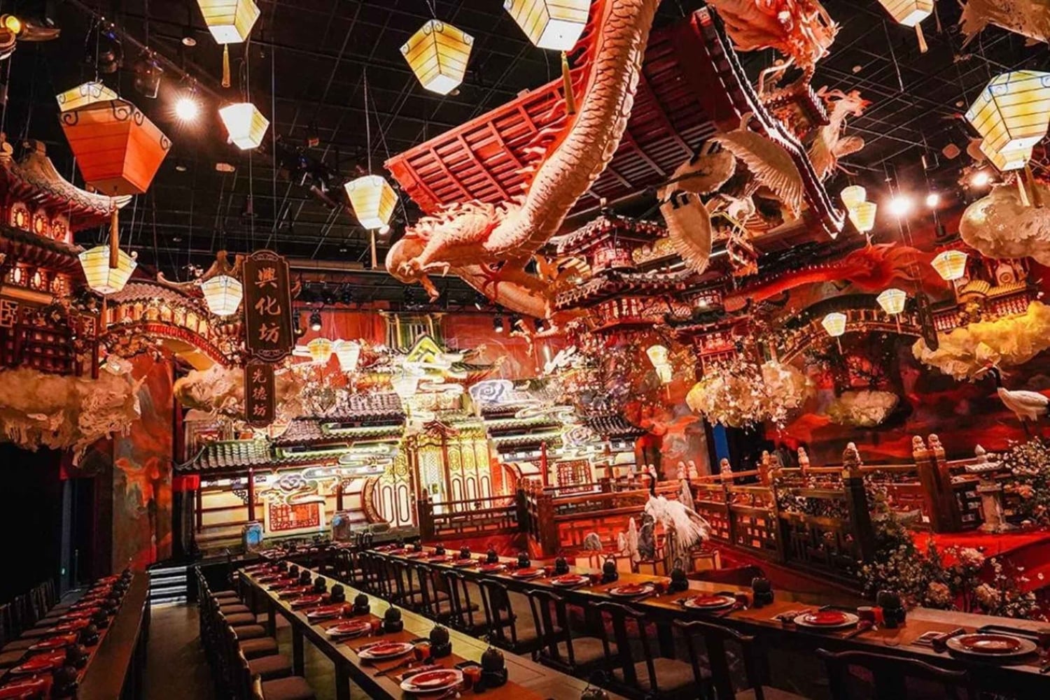 Keisarillinen juhlaillallinen ja perinteinen teeseremonia