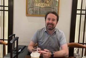 Mystery Menus Shanghai: 3-Hour Breakfast and Market Tour