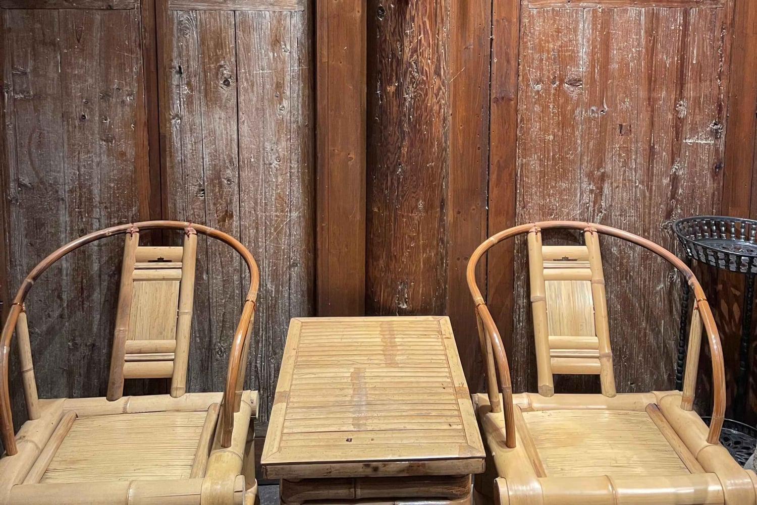 Sotamies Lyaover: Kruisailu Shanghaissa Teslalla