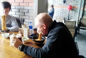 Privat smaking av gatemat i Shanghai og spasertur i gamlebyen