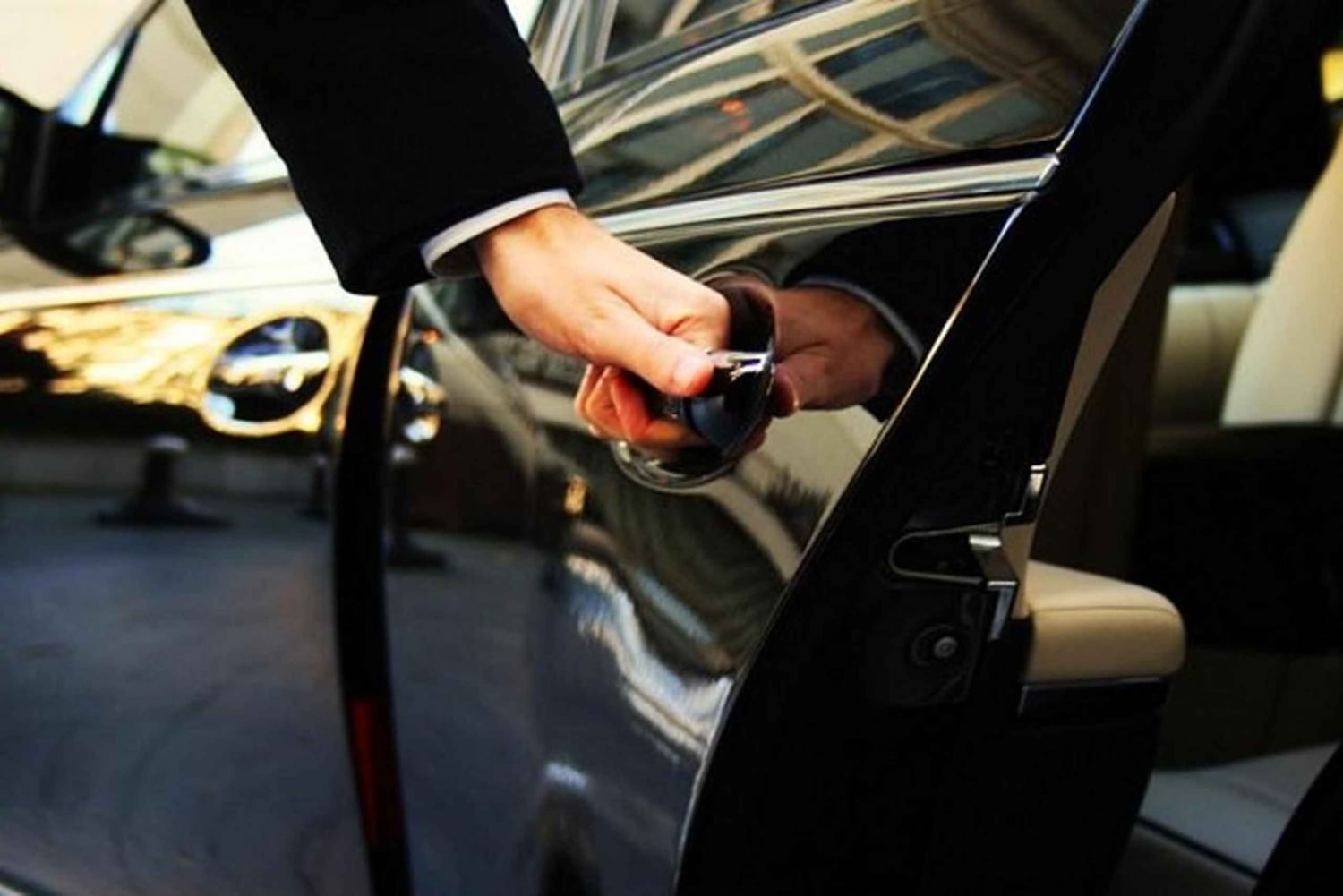 Private Transfer from Shanghai City Center to Disneyland