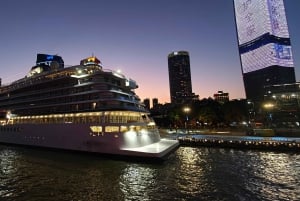 Shanghai: diner in het donker en nachtelijke cruise op de Huangpu-rivier