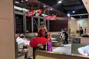 Shanghai: diner in het donker en nachtelijke cruise op de Huangpu-rivier