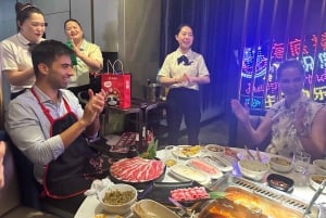 Shanghai: diner in het donker en nachtelijke cruise op de Huangpu-rivier