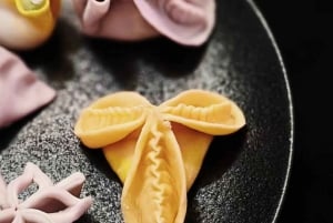 Shanghai:Art Steamed Dumpling Making in Shanghai style Lane