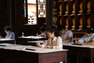 Shanghai: dag van het boeddhisme, gebed en creativiteit