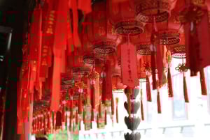 Shanghai: dag van het boeddhisme, gebed en creativiteit