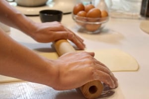 Shanghai: Lohikäärmeen parta -karkkien valmistus kokin kanssa