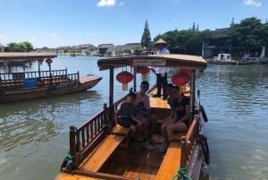 Desde Shanghai: Tour privado de Zhujiajiao con paseo en barco