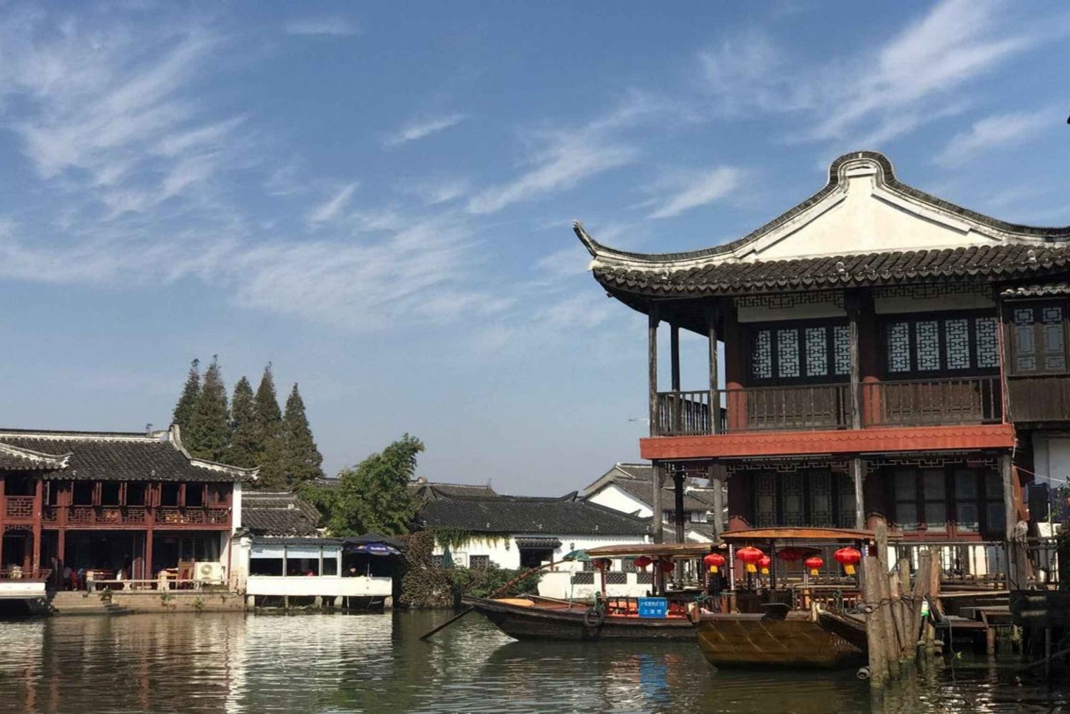 Shanghai Highlights och Zhujiajiao Water Town Privat tur
