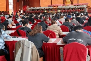 上海:地元専門家ガイド付き龍華寺仏教ツアー