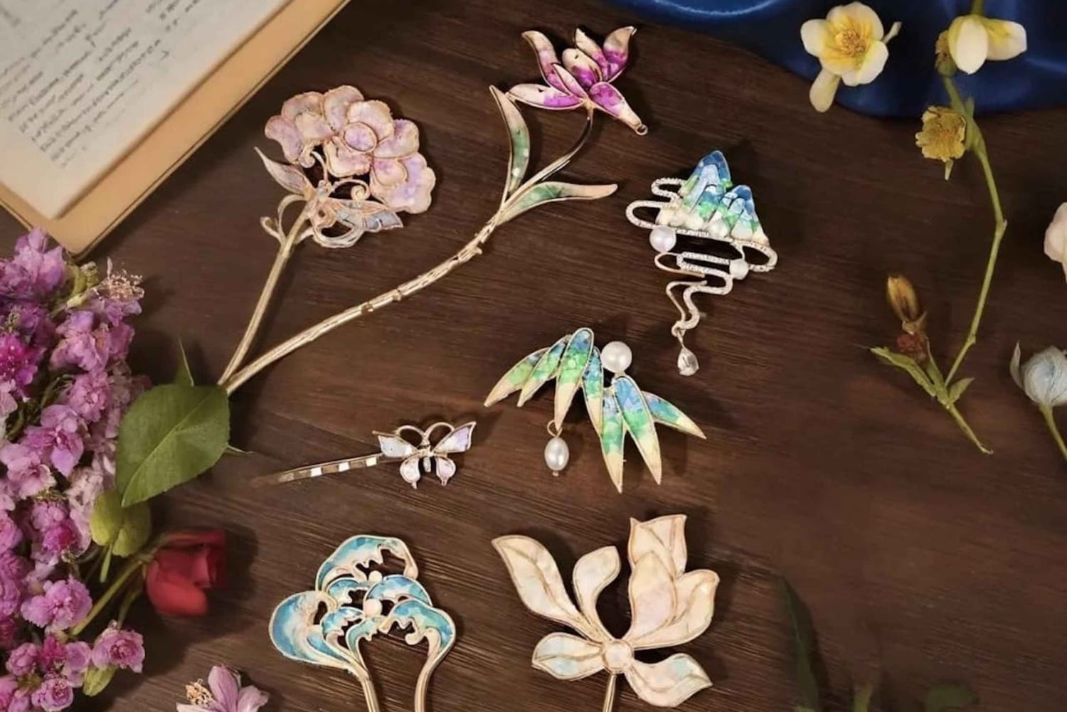 Shanghai: Mother-of-Pearl Jewelry Workshop