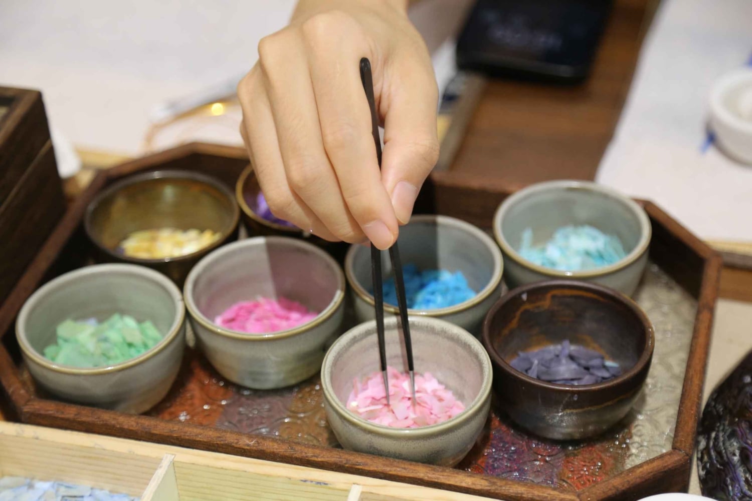 Shanghai: Mother-of-Pearl Jewelry Workshop