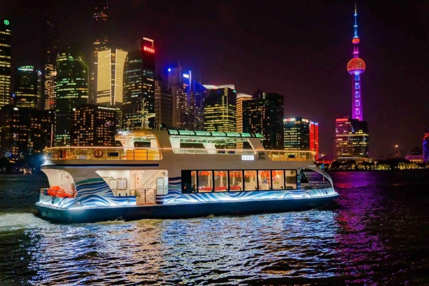 Shanghai: Night River Cruise Tour with Xinjiang Style Dining