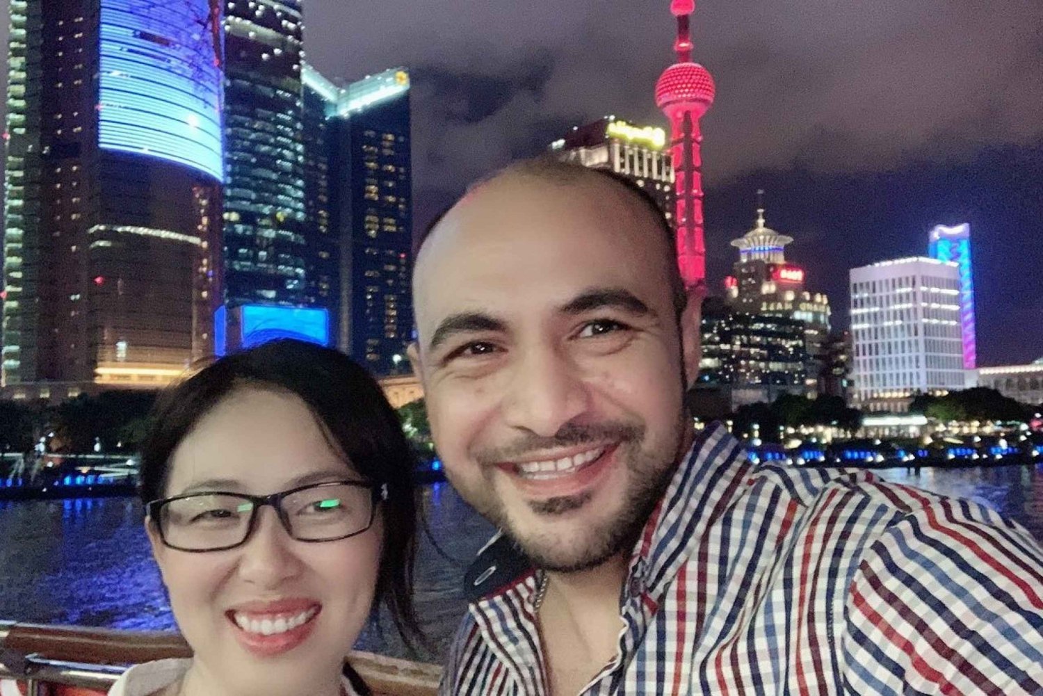 Shanghai: Night River Cruise Tour with Xinjiang Style Dining
