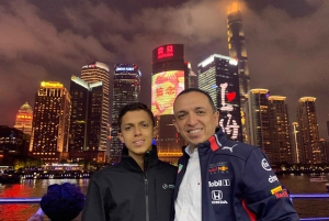 Shanghai: Night River Cruise Tour with Xinjiang Style Dining