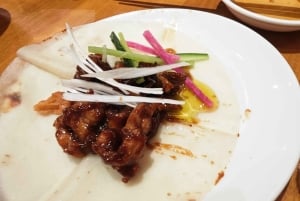 Shanghai Night Tour: Old Town, Local Dinner & Rooftop Bar