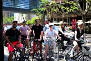 Shanghai: Halvdagsutflykt med vintagecyklar i gamla stan (nattalternativ)