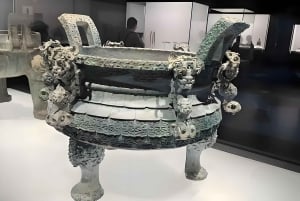 Shanghai: Private Day Trip with Western and Eastern Culture