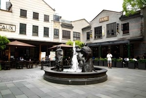 Shanghai: Private Day Trip with Western and Eastern Culture