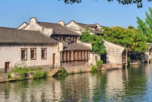 Shanghai: Yksityinen Wuzhenin matkapäivä ja indigotyöpaja