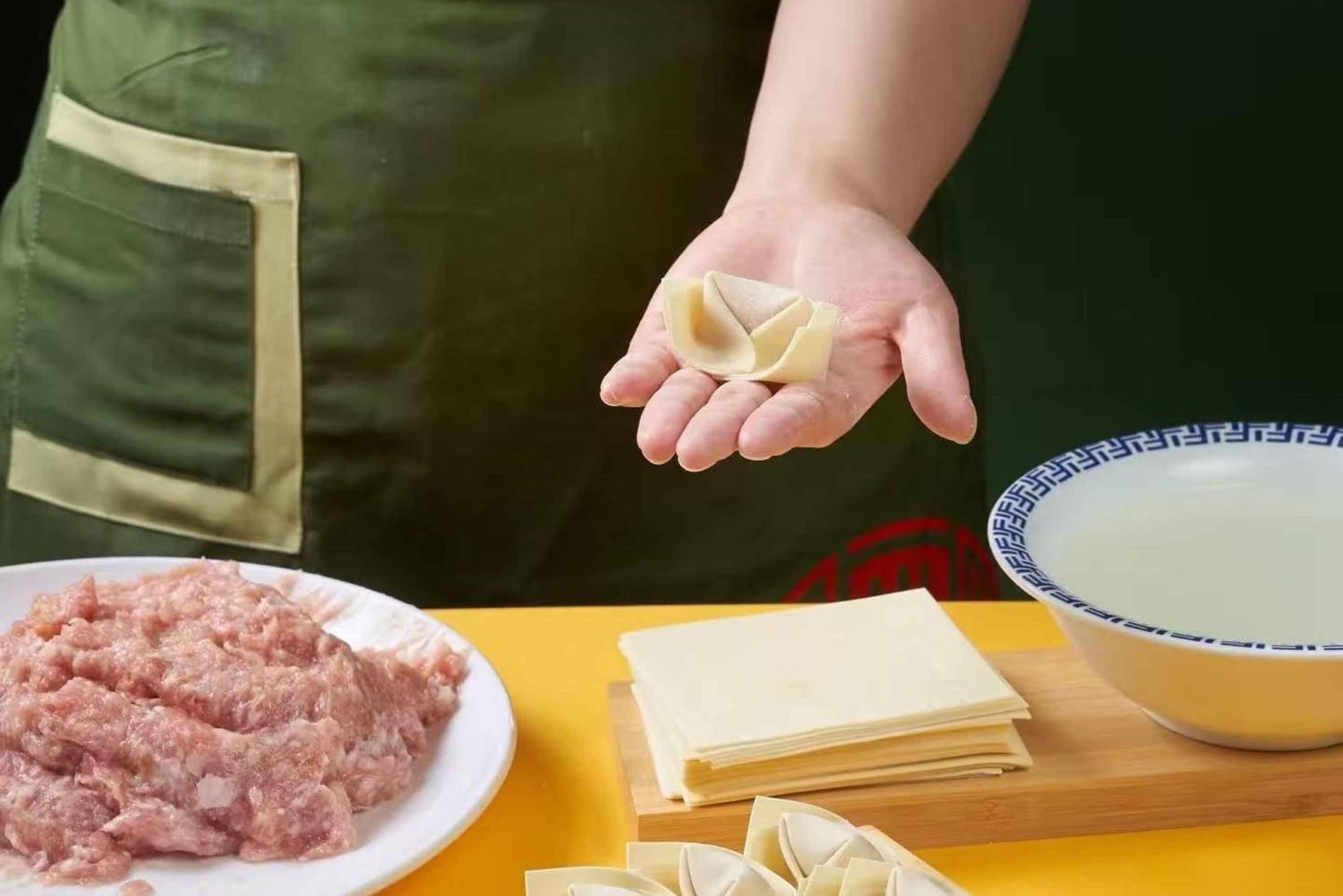 Shanghai: Qingxi Ancient Town, Wonton & Kalligrafi Tour