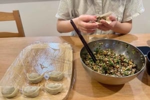 Shanghai: Qingxi Ancient Town, Wonton & Kalligrafi Tour