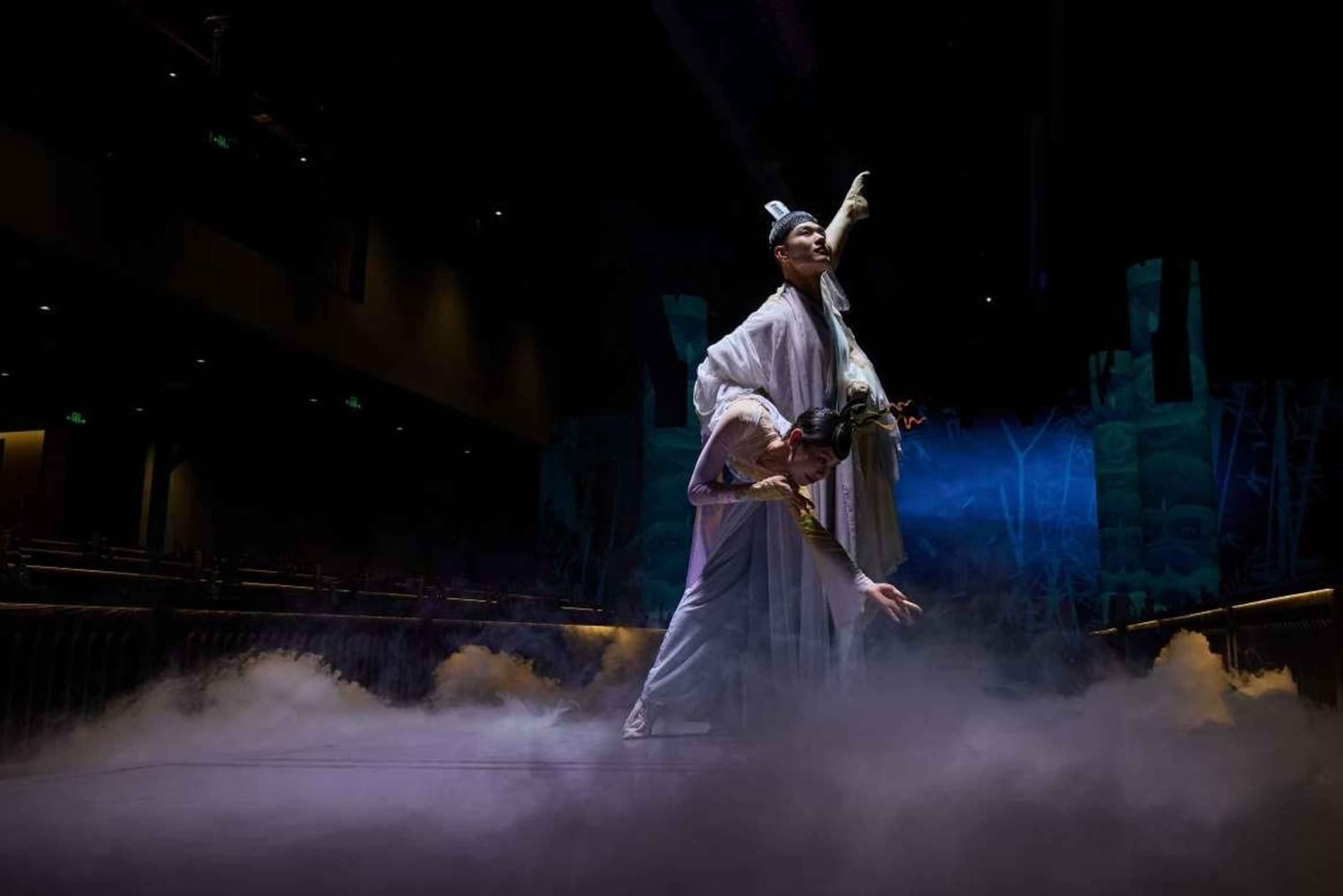 Shanghai: Medrivende kongelig banket med danseshow