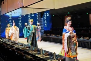 Shanghai: Medrivende kongelig banket med danseshow