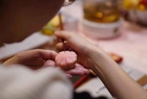 Shanghai: Tangguozi-kurssi muinaisen kiinalaisen teeleivonnaisen valmistukseen