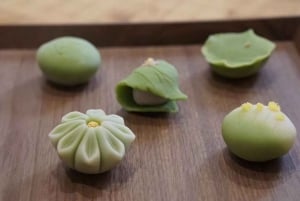 Shanghai: Tangguozi-kurssi muinaisen kiinalaisen teeleivonnaisen valmistukseen