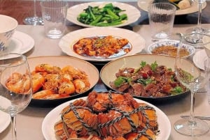 Shanghai: Yangcheng Lake Hairy Crab & Yellow Wine Tour