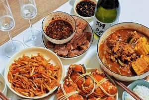 Shanghai: Yangcheng Lake Hairy Crab & Yellow Wine Tour